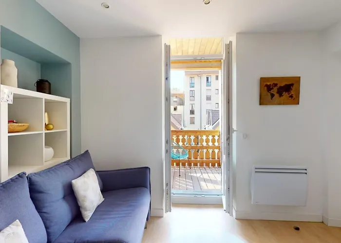 Le Royale W Balcony