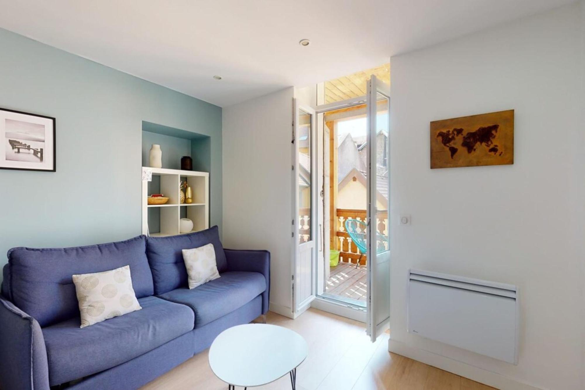 Le Royale W Balcony Apartment
